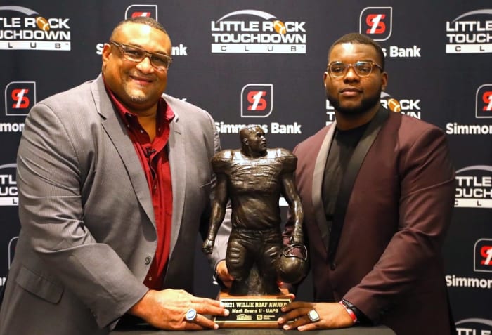 Mark Evans II, Willie Roaf Award winner; Credit: Little Rock Touchdown Club